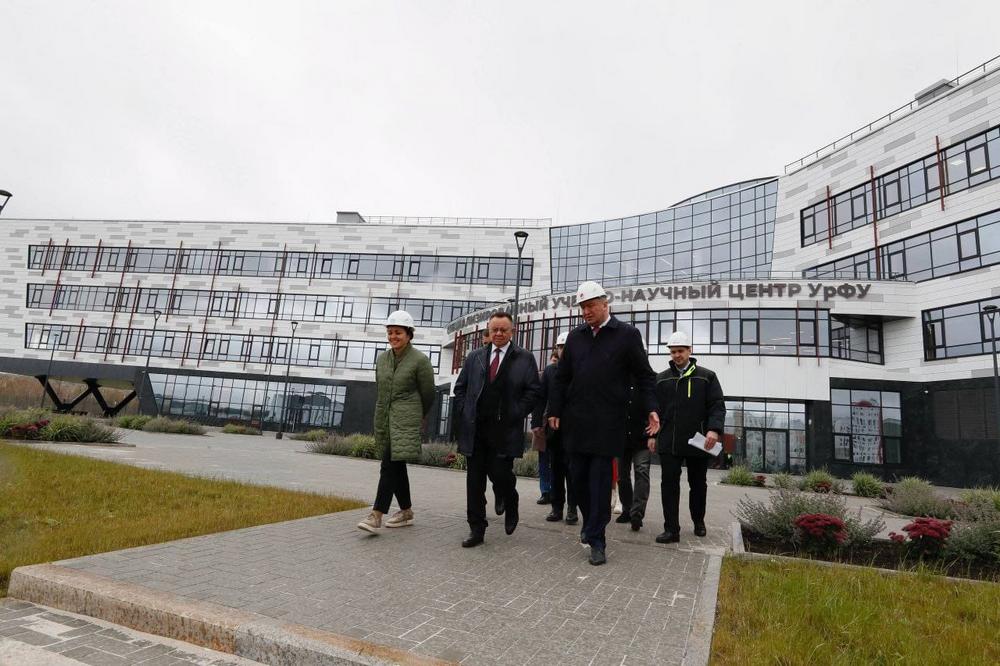 Министр строительства и ЖКХ РФ Ирек Файзуллин посетил строящийся в Екатеринбурге кампус Уральского федерального университета